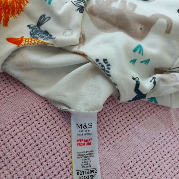 Marks & Spencer, 3pk multi coloured, cotton long sleeved sleepsuits, 2-3 years - Picture 7 of 16